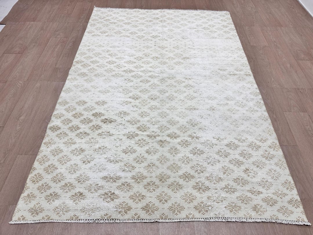 Cream Turkish Rug Hand Knotted Cream Turkish Oushak Rug: 5.67 X 8.20 Ft Vintage Wool Area ...