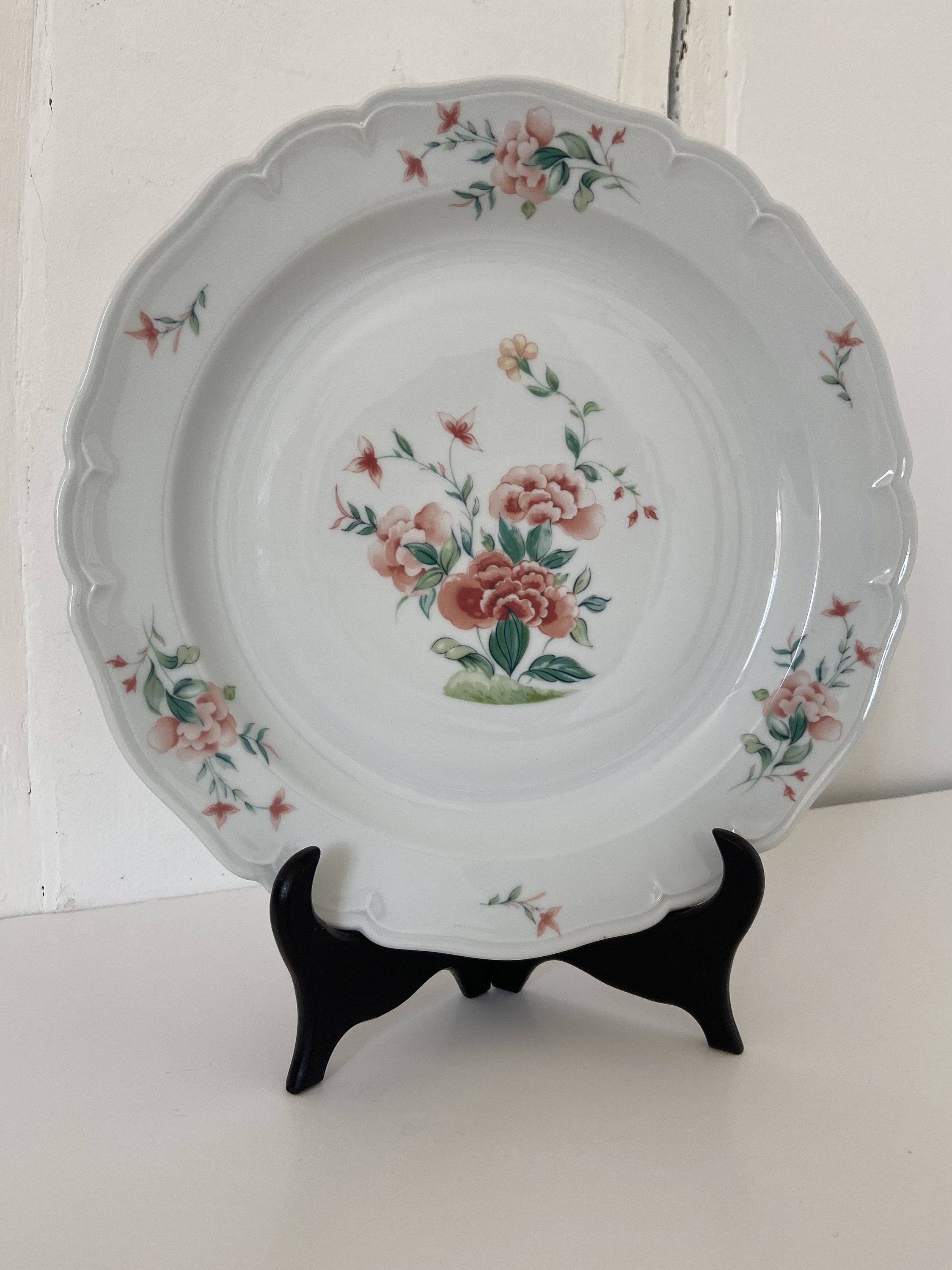 Grande Assiette Fleurie en Porcelaine de Limoges