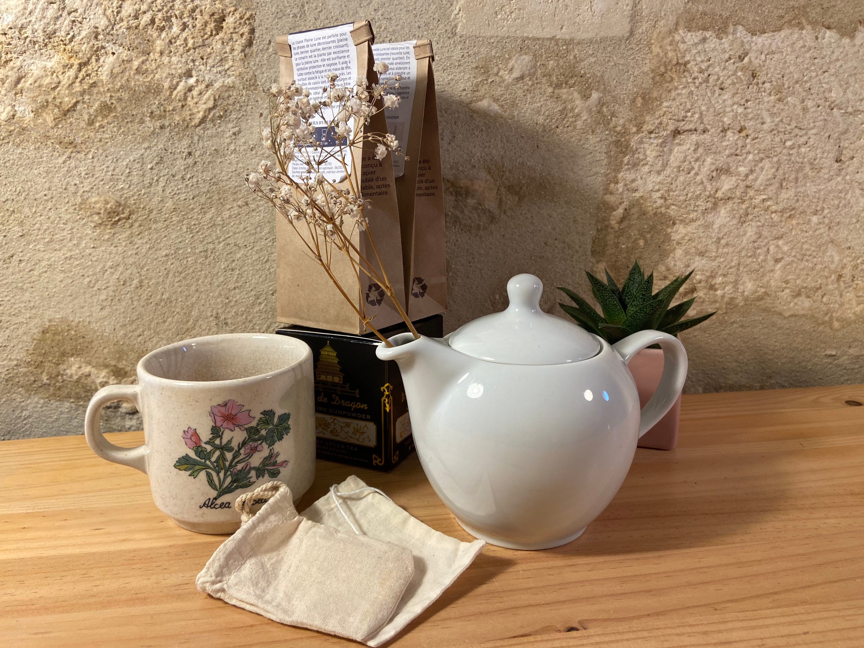 Théière en Porcelaine Blanche, Années 70