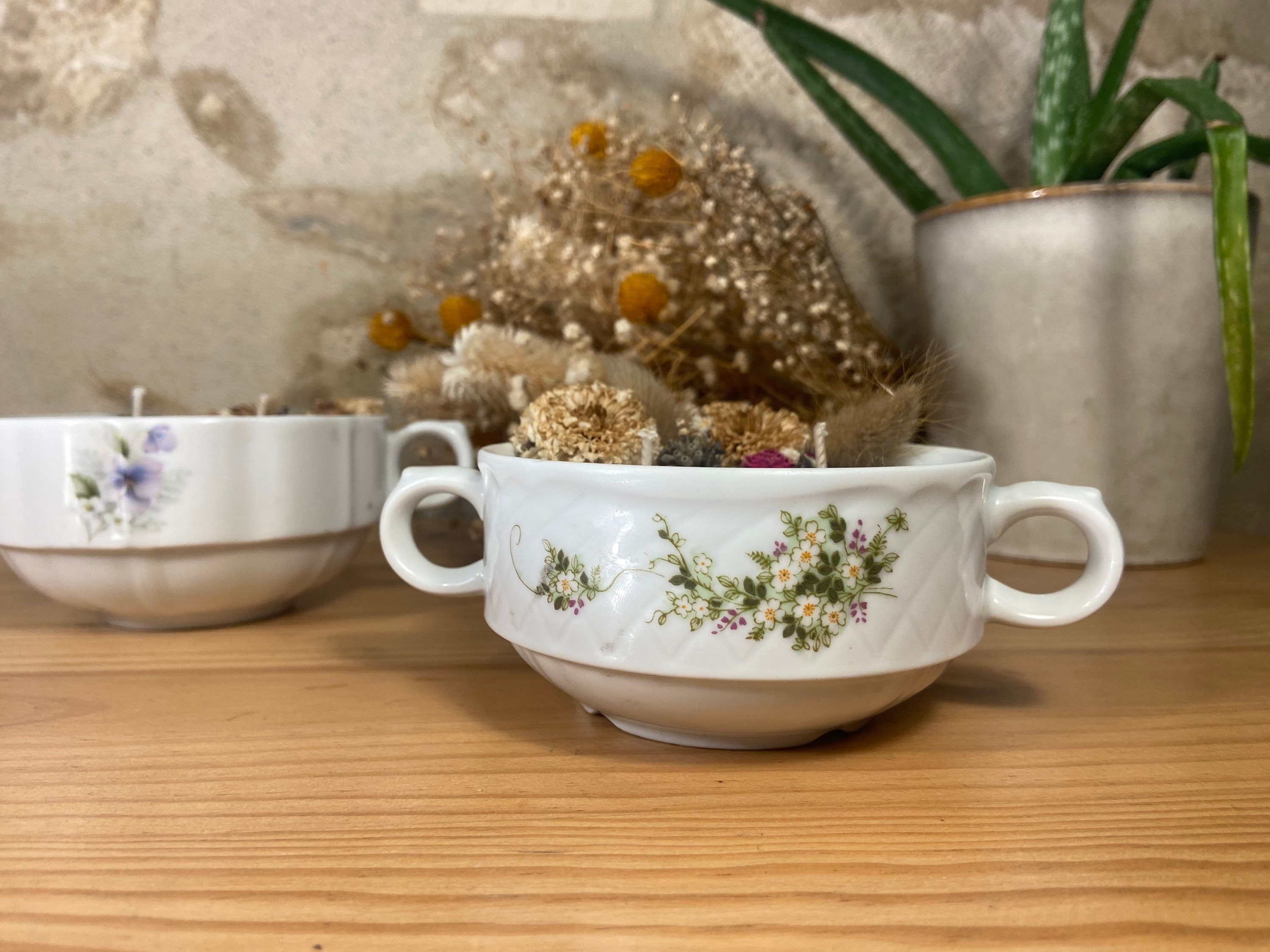 Bougies Xl Dans d'anciens Bols de Thé Vintage