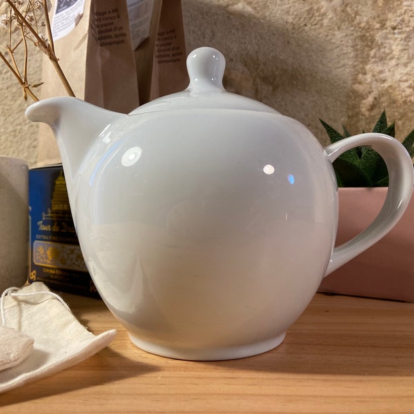 Théière en porcelaine blanche, années 70