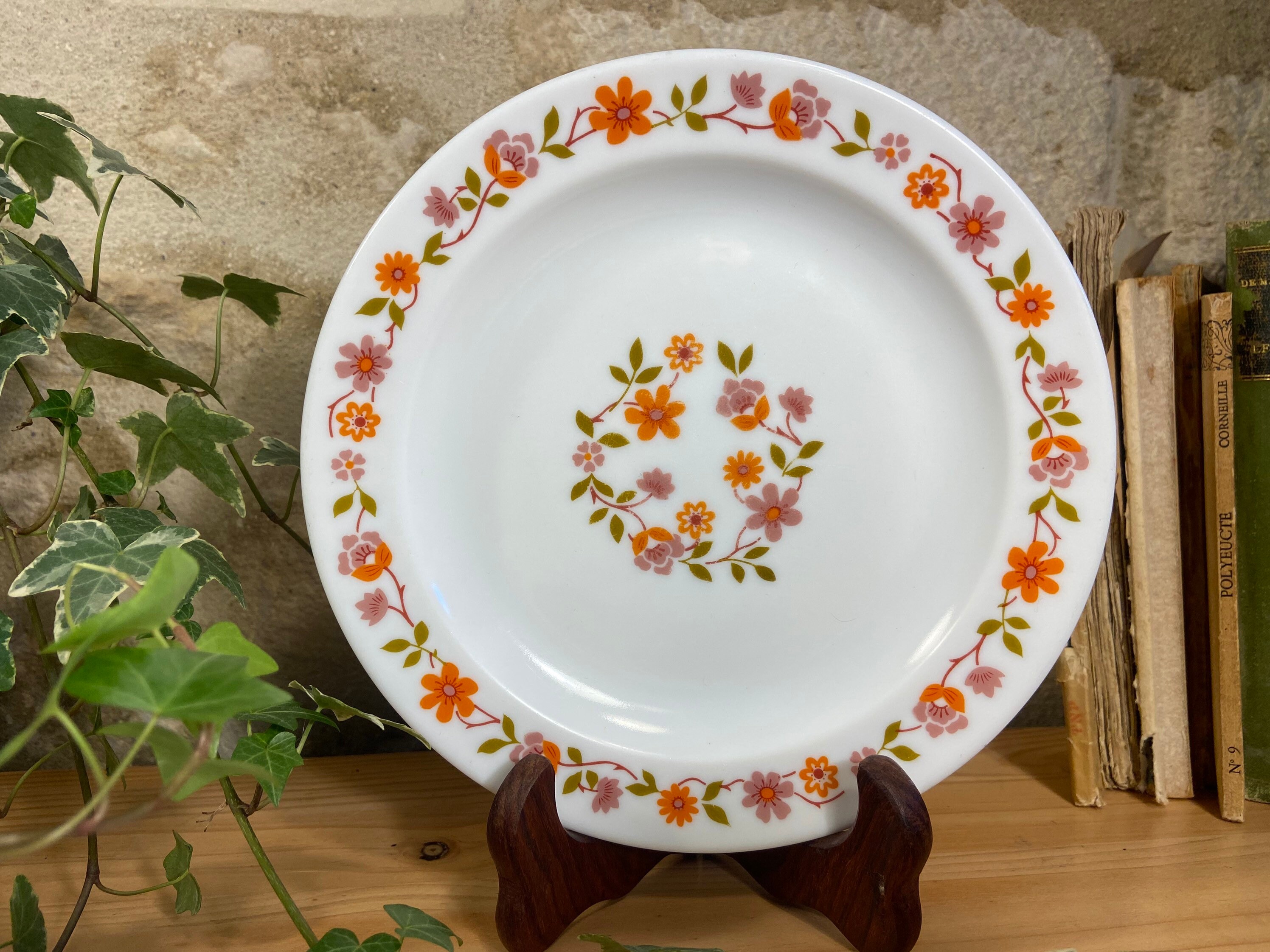 Lot de Trois Assiettes à Dessert Fleuries Vintage Français Arcopal