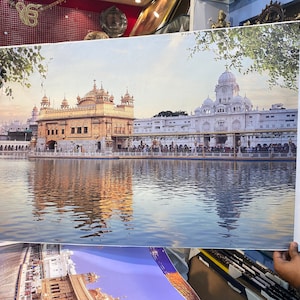 Goldener Tempel Tageslicht mit Sarovar - Maschine Leinwand auf Stoff Poster