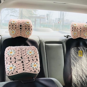 Fundas para reposacabezas, funda para volante, fundas para reposacabezas de asiento de automóvil con lindas margaritas rosas tejidas a crochet, funda para cinturón de seguridad para mujeres