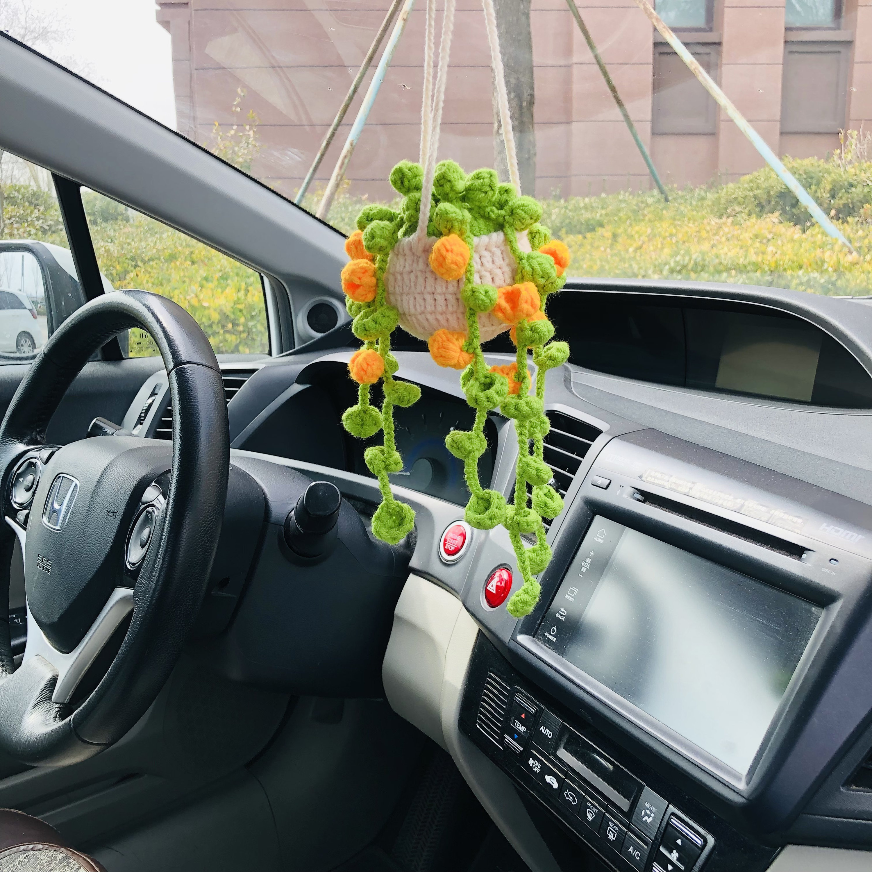 Niedliche Auto Spiegel Hängeleuchte Pflanze Chlorophytum comosum mit Blume  Innen Rückspiegel Blume Auto Zubehör häkeln Geschenk für Auto - .de