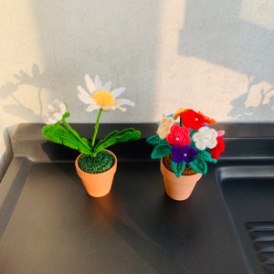 手作りかぎ針編みの花デイジーレインボーデイジー鉢植え装飾品工芸品手工芸品家の装飾アミグルミ彼女への贈り物