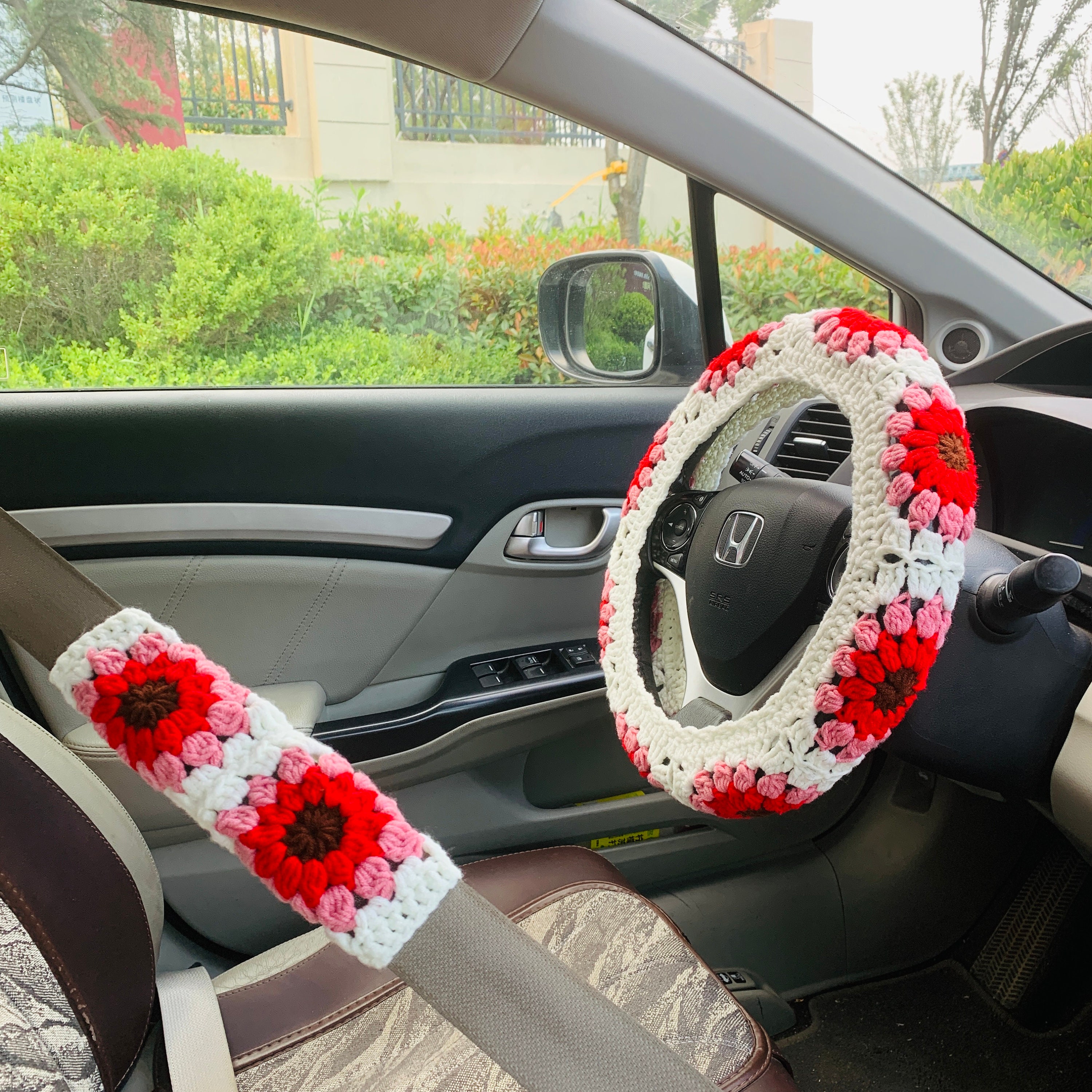 Steering Wheel Cover for Women, Handmade Crochet Cute Daisy Flower Seat  Belt Cover, Car Interior Accessories Decorations -  Israel