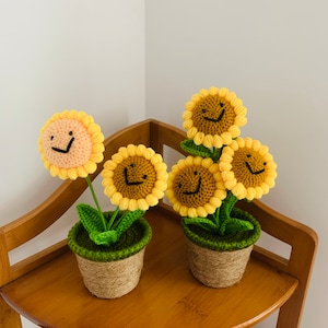 手編みのかわいいひまわりのスマイリーフェイス、ピンクのスズランの鉢植えの装飾品、工芸品、家の装飾、彼女へのあみぐるみギフト