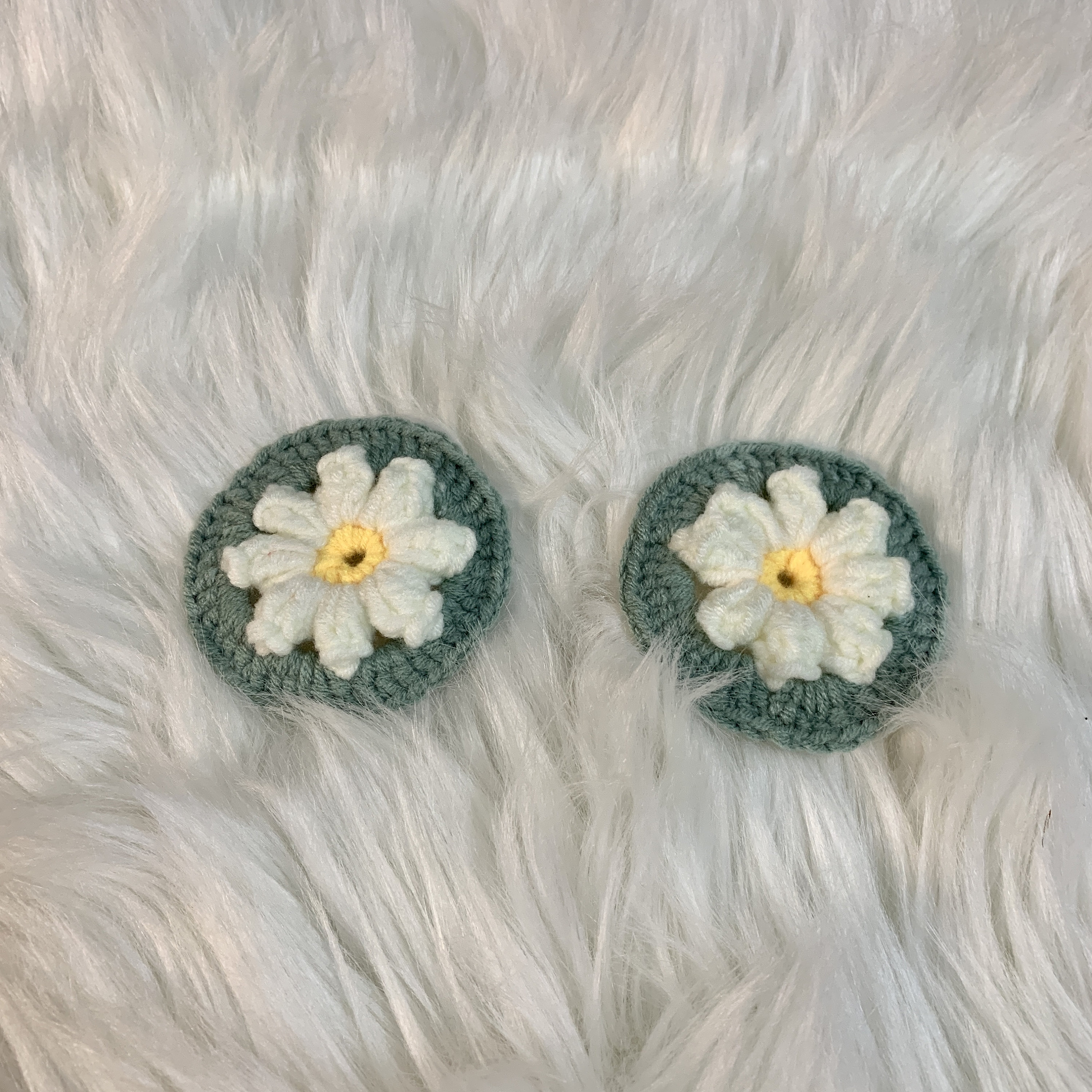 Handgemachte gehäkelte Lenkradhülle für Frauen, süße Daisy Blumen Sicherheitsgurthülle, Auto Interieur Accessoires Dekoration