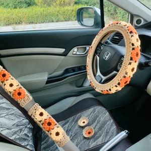 Cubierta del volante para las mujeres, cubierta del cinturón de seguridad de la flor linda hecha a mano de ganchillo, decoraciones de accesorios del coche