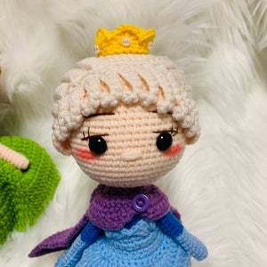 10 inches Crochet Elsa Anna Princess Doll, Handmade Disney Inspired ice Princess Amigurumi Doll Gift image 4