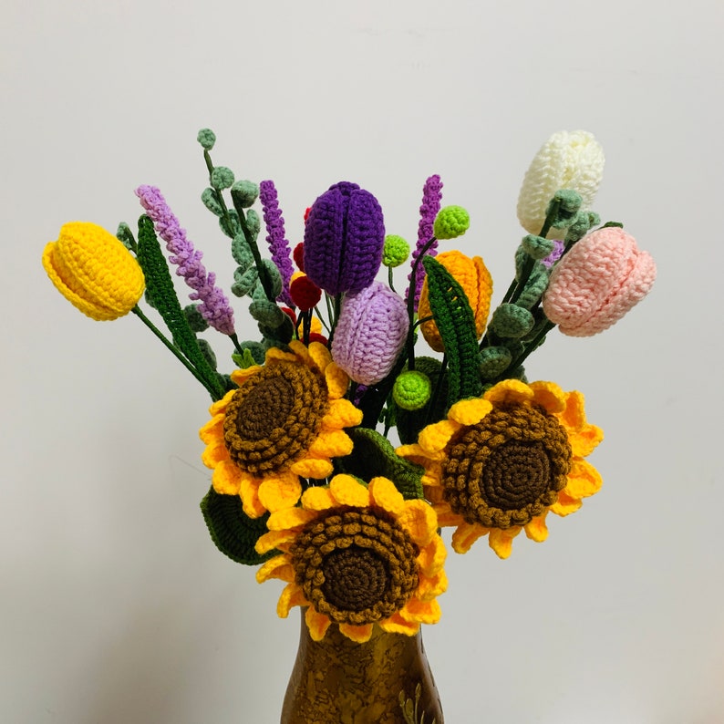 Gehäkelte Sonnenblume Eukalyptus Tulpe Beere Lavendel ein Blumenstrauß für Freundinnen/Mütter/Liebhaber/Freunde Basteln Bild 7