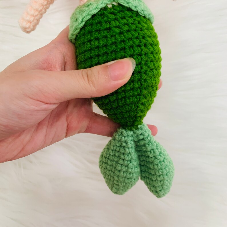 Muñeca princesa de ganchillo, princesa Ariel, La Sirenita, muñeca Amigurumi, princesa hecha a mano muñecas lindas declaración juguete de regalo para niños imagen 8