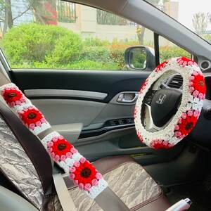 Funda para volante para mujer, funda para cinturón de seguridad con bonita flor de Margarita hecha a mano de ganchillo, decoraciones para accesorios interiores de coche