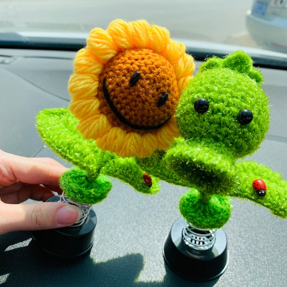 Crochet Sunflower Car Accessories Smiley Face Cute Pea Shooter Flower  Shaking Head Dashboard Decor for Women Home Decor Gift -  UK