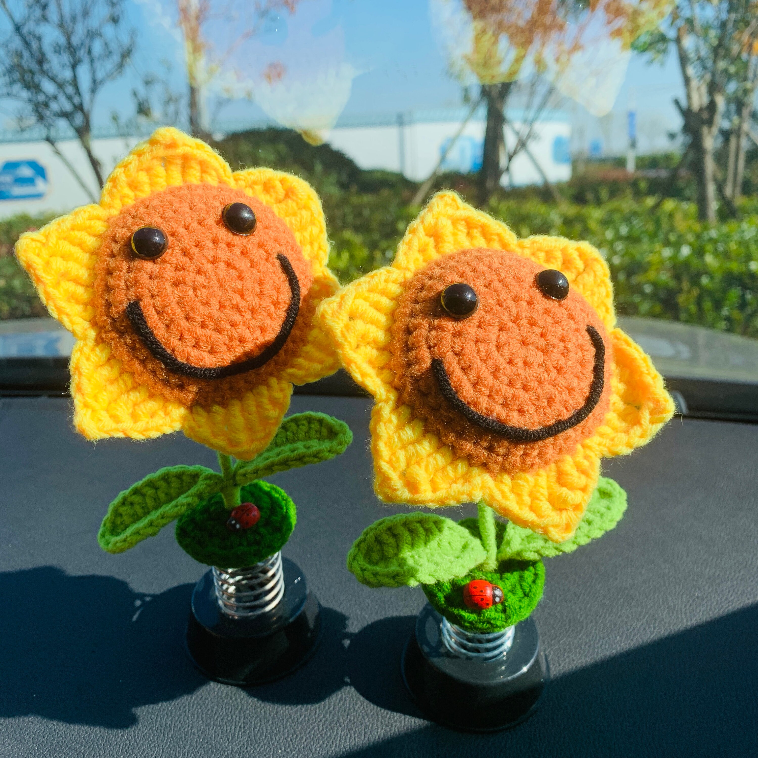 Niedliche Autozubehör Häkeln Sonnenblume Smiley Kopfschütteln