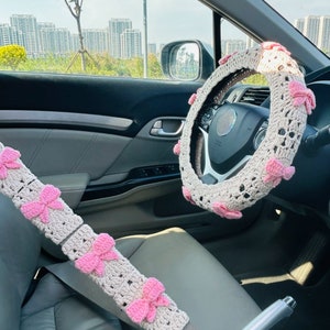Funda de volante hecha a mano con bonito lazo, funda de cinturón de seguridad de ganchillo, accesorios de coche de ganchillo, decoraciones para mujeres