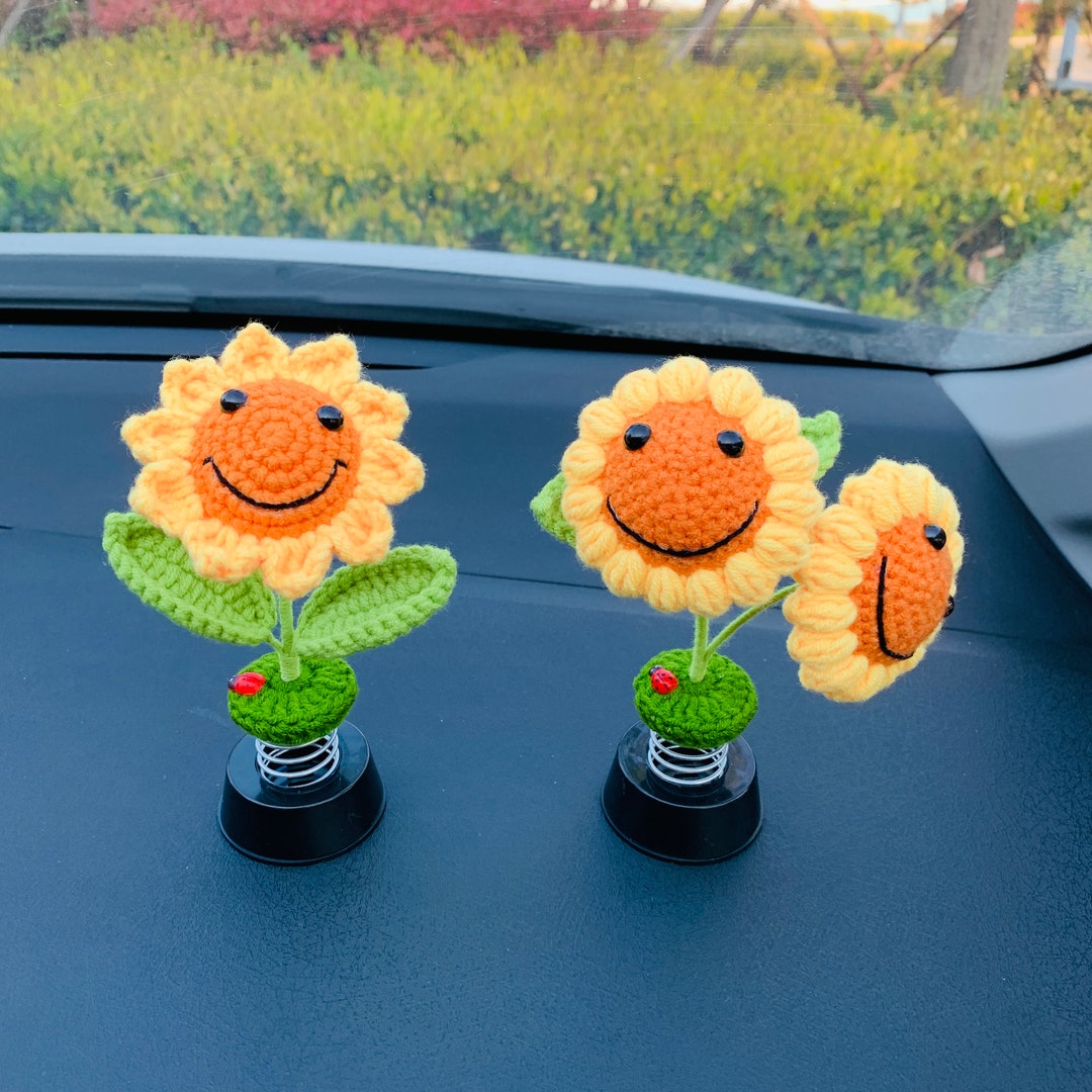 6Pcs Flower Car Accessories Dashboard Decorations Crochet Shaking Flowers  Bobblehead Dashboard Ornament Car Decor 