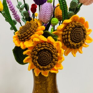 Gehäkelte Sonnenblume Eukalyptus Tulpe Beere Lavendel ein Blumenstrauß für Freundinnen/Mütter/Liebhaber/Freunde Basteln Bild 2