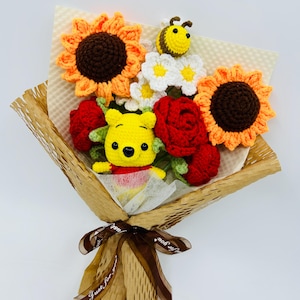 Häkelblumen, Pooh Bär Sonnenblume Rose Biene Ornamente, niedlich Ein paar Blumen Jubiläum Bouquet Geschenk für ihre Blumen Ornamente