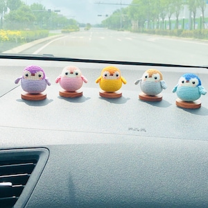 Pinguim fofo de crochê feito à mão Acessórios para carro Decoração de painel interno para mulheres
