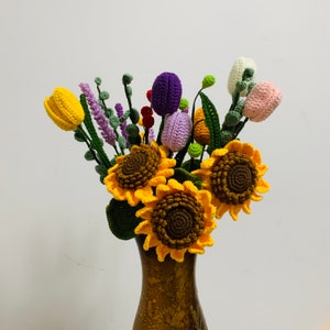 Gehäkelte Sonnenblume Eukalyptus Tulpe Beere Lavendel ein Blumenstrauß für Freundinnen/Mütter/Liebhaber/Freunde Basteln All（21 stems）
