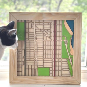 Mapa de madeira 3D feito à mão com moldura personalizada, bairros de Chicago: Andersonville, Edgewater, Uptown e Ravenswood.