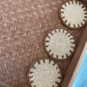 Juego de 3 posavasos con cuentas hechos a mano, Posavasos de verano, Decoración de mesa, Regalo del día de la madre, Decoración de mesa costera, Regalo para profesor, Regalo para dama de honor