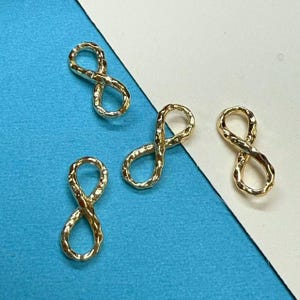 10 Stück Gold Infinity Charm - texturierte Figur 8 Anhänger für die Schmuckherstellung