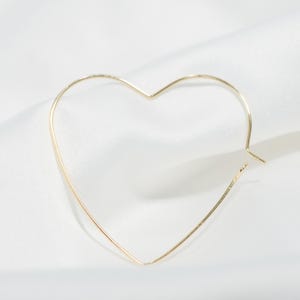 14K Vergoldete Herz Creolen, Minimalistische Draht Ohrhaken (38 mm)