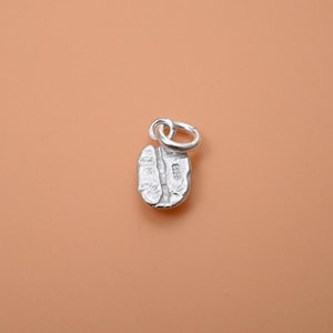 Ciondolo a forma di chicco di caffè in argento sterling, pendente per collana da barista.