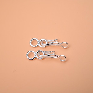Conector com fecho de gancho infinito em prata de lei, para pulseiras e colares.