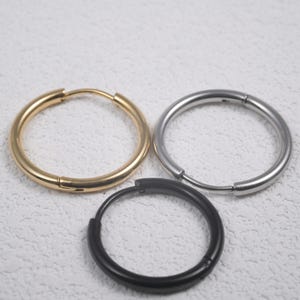 10 aros minimalistas chapados en oro, de acero inoxidable, redondos y plateados, de 1,6 mm, 2 mm y 3 mm de grosor, 8 mm y 20 mm.