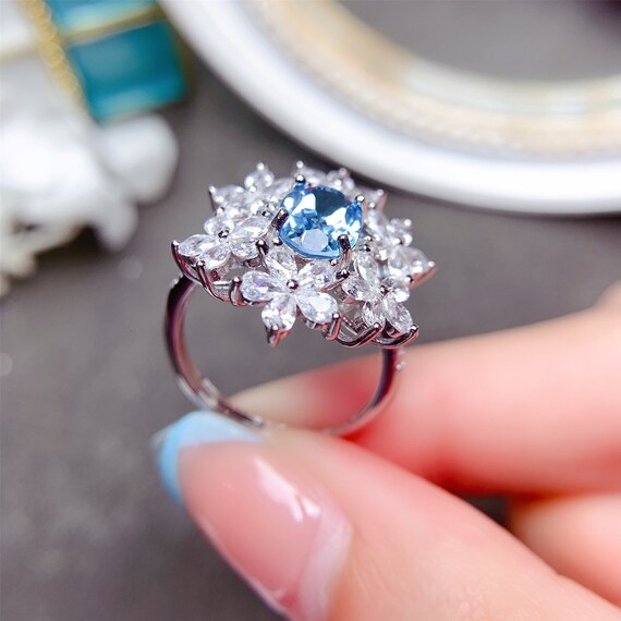 14K White Gold - Rectangle Head Hidden Halo Shared Prong Diamond Engagement  Ring Setting (0.32ct) - Edward Warren Jewelers
