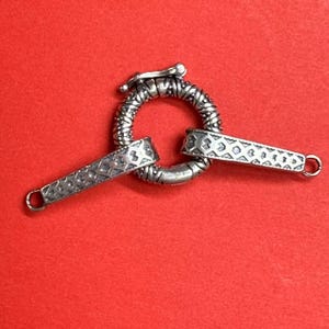 Sterling Silver Spiral Round Circle Clasp for Pear Bracelet Necklace, Silver Round Clasp w/ Double Geometric Bar Charm, Jewelry Fastener