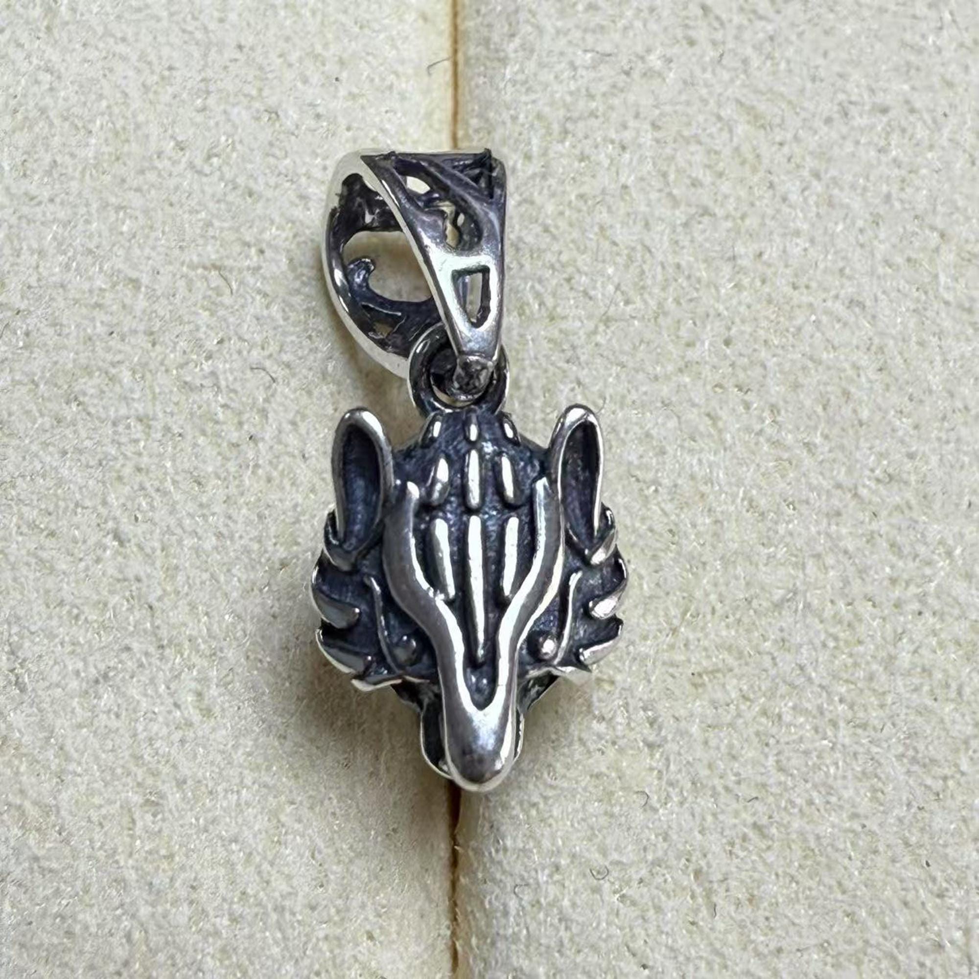 スターリングシルバーのウルフピンチベイル、S925シルバーの動物の歯の