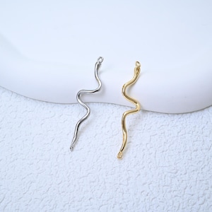 Pingente Conector de Cobra Banhado a Ouro 14K, Pulseira Serpente, Colar Cobra, Brinco Víbora, Pingente Pequeno, Joias de Animais, Pingente de Réptil