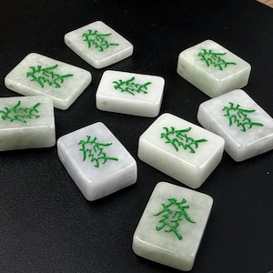 Grün Jadeit Mahjong Anhänger, geschnitzte Charme Mah Jong Fortune Perle, Reichtum Perle, Mahjong Fliesen Perle, Armband Segen Charme, Brettspiel Charme