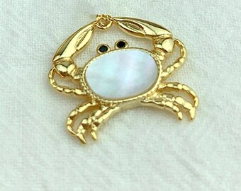 14K Gold Plated Crab Pendant, Shell Nautical Charm (22.4mm)