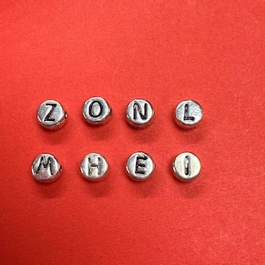 Cuentas iniciales de plata esterlina S925, cuentas con 26 letras del alfabeto, colgante de alfabeto de plata tailandesa, cuentas de pastel, cuentas de pulsera, suministros de pulsera de bricolaje