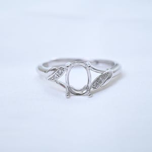 Oprawa pierścionka owalna ze srebra próby 925, z bolcem w stylu art déco, 4x6-8 x 10 mm