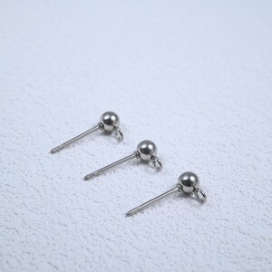 Pendientes de botón redondos de acero inoxidable con aro abierto, postes chapados en oro con forma de punto, ganchos para pendientes para la fabricación de joyas DIY de 3 mm, 4 mm y 5 mm.
