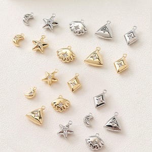 Vergoldeter Charm Set, CZ Stern, Mond, Muschel, geometrische Charms