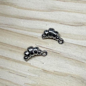 14K Gold Plated Croissant Charm Pendant, Baking Bracelet, French Lover Pendant, Bread Charm, Horn Charm, Food Charm, Dessert Charm 11*7.2mm