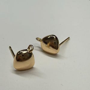 Postes para pendientes chapados en oro de 18 quilates con argolla, pendientes de cobre (7,4 x 10 mm)