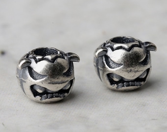 Perle visage de monstre en argent sterling, pendentif à breloques fait main