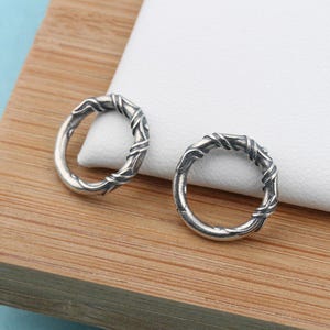 Slutna hoppringar i sterlingsilver, ringkopplingsberlock i 925 silver, hoppring i tråd, vintageberlock för armband och halsband