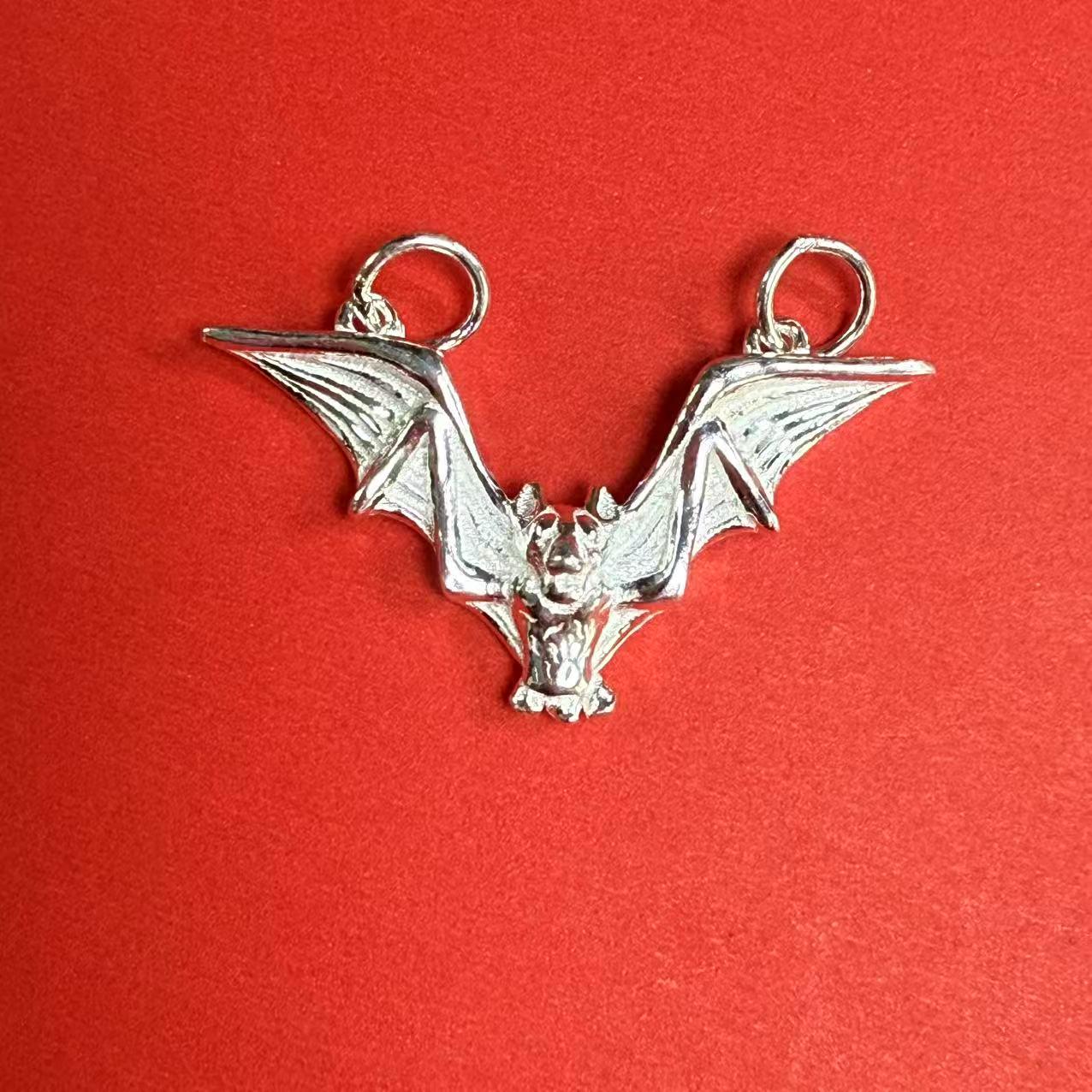 25 Ciondoli A Forma Di Pipistrello In Metallo - Argento Antico E Bronzo - 1,9x1,6 Cm - Per Bigiotteria Fai Da Te, Collane, Bracciali, Halloween