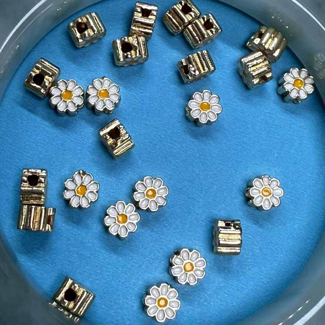 14K Gold Plated Daisy Flower Charm, Jewelry Making (6mm) - Etsy