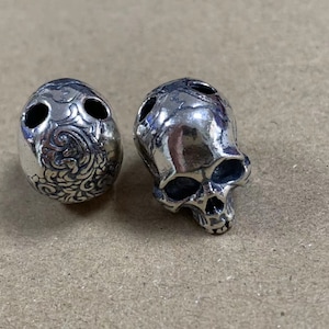 ISP67 - Spacer Spacer Skull Beads Tibetan Silver / Vintage